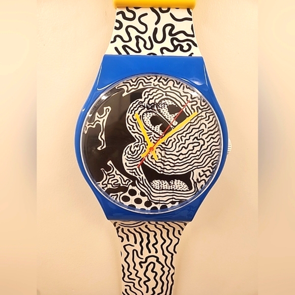 Swatch ECLECTIC MICKEY Maxi Clock MSUOZ336 2021 Specials Design By Keith Haring - Picture 3 of 16